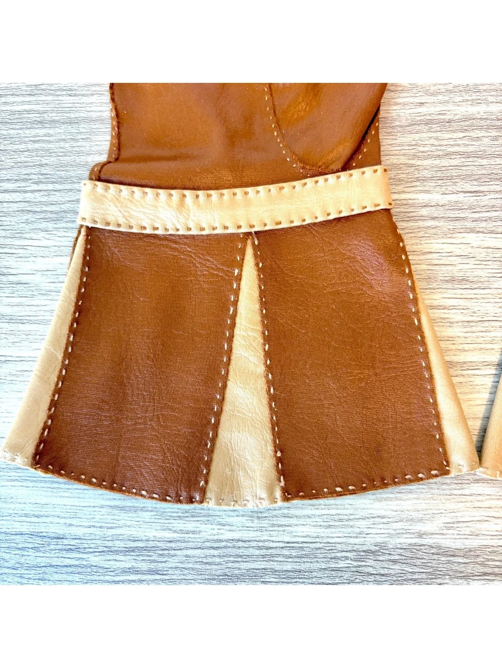 Vintage Hansen Vanalon Brown Cream Wrist Gloves Buckle Trim Size 7.5 Mid Century